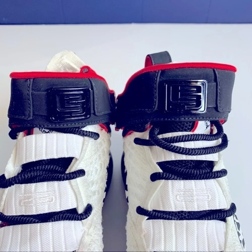 Nike LeBron 17 LeBron 4 Graffiti Shoes Size 5.5‎